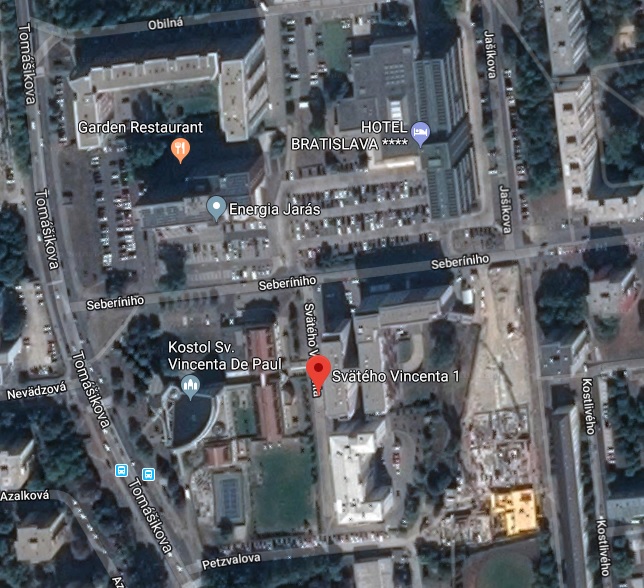 Situácia kancelárie s parkovaním